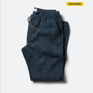 Taylor Stitch - The Apres Pant - Exclusive
Color: Indigo Waffle Size: L